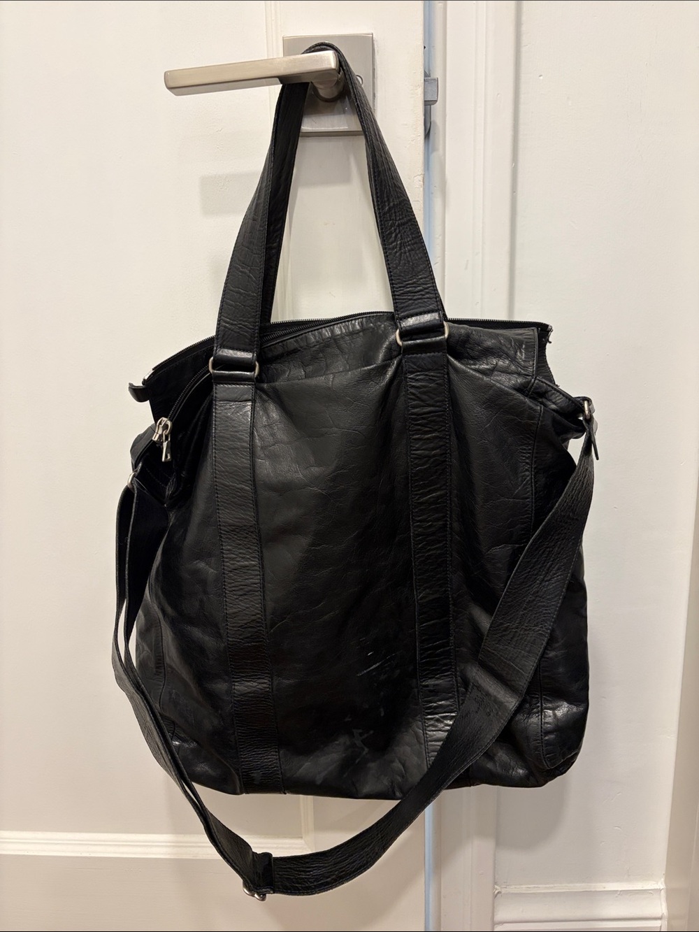 M0851 Black Leather Tote Shoulder Bag - Versatile Everyday Carry